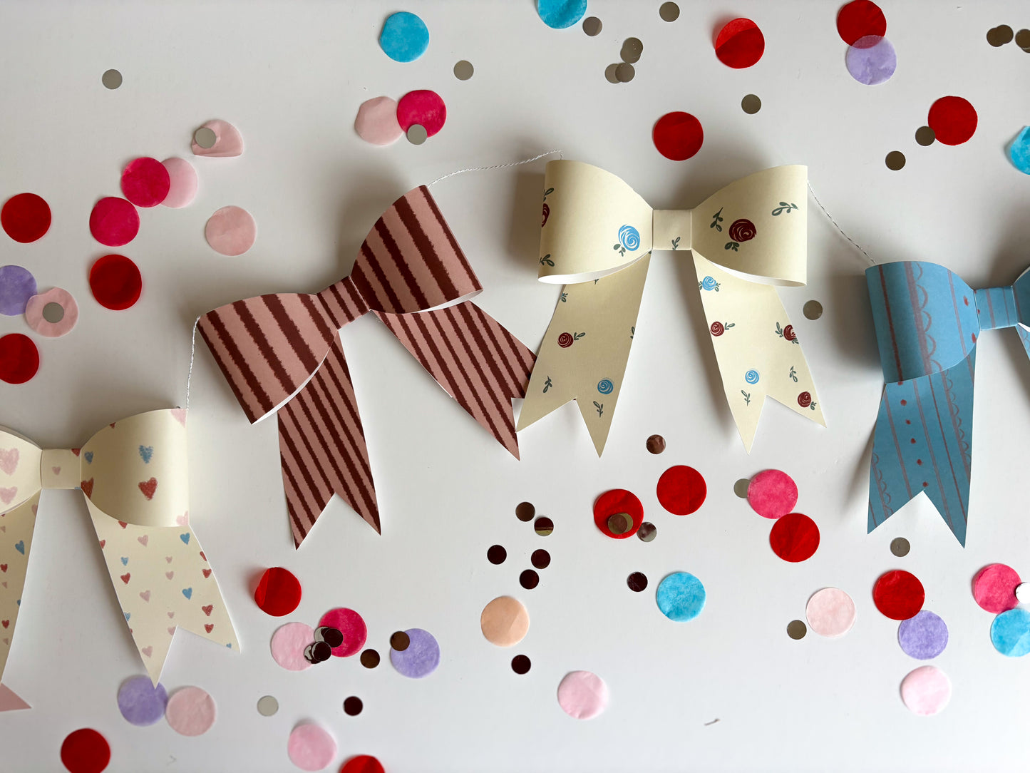 Paper Bow Garland - Valentine Standard