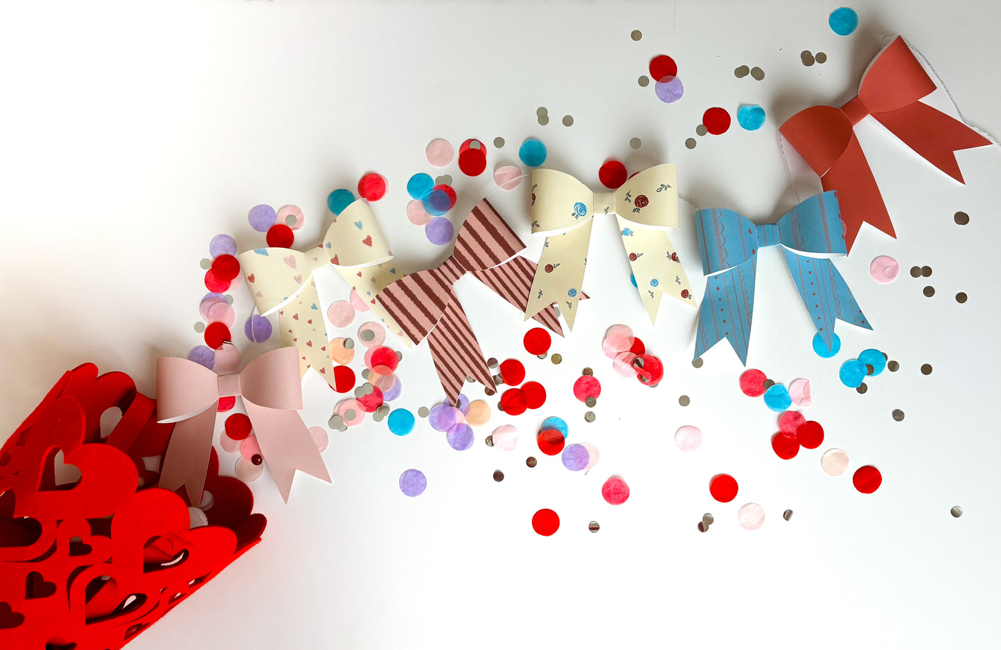 Paper Bow Garland - Valentine Standard